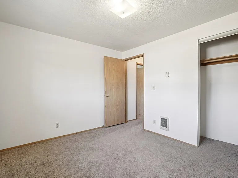 Cedar Court Apartments — Photo 23