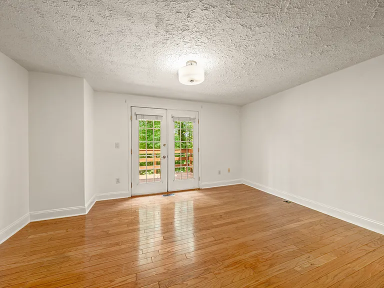 1931 Belmont Ridge Ct — Photo 12