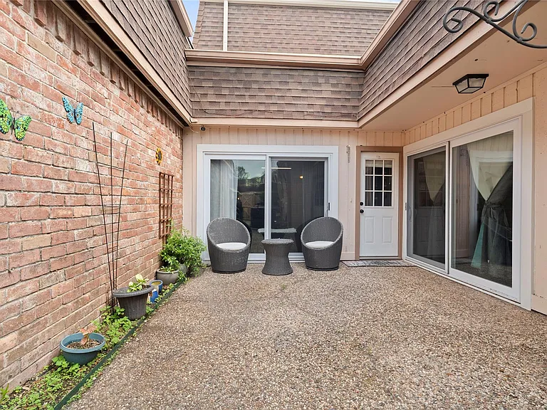 2938 Camelot Ln — Photo 33