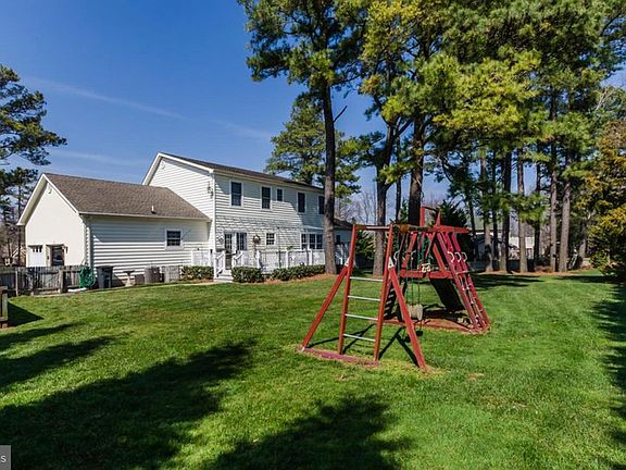 2nd image of 31362 Edgewood Dr