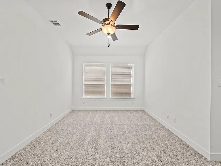 527 Park Hill Ct — Photo 17