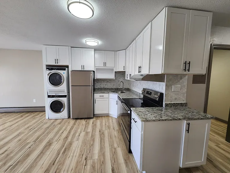 352 Schraffts Dr — Photo 9