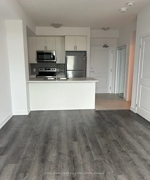460 Dundas St E #309 — Photo 6