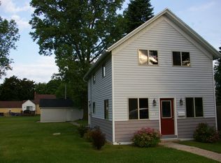 725 S Evergreen St, Shawano, WI 54166