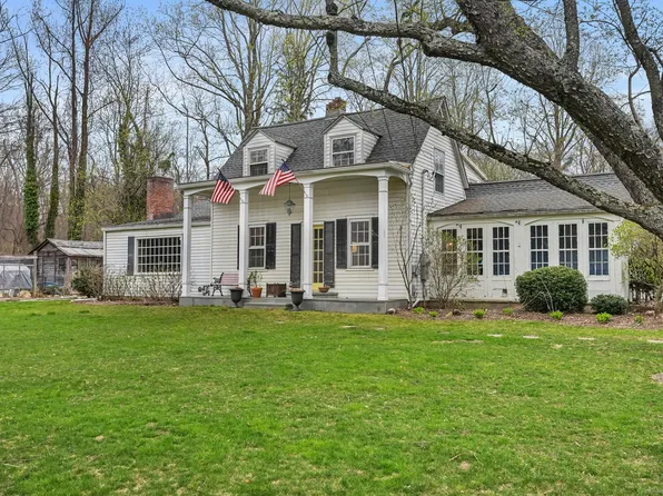 2214 Huntington Turnpike, Trumbull, CT 06611