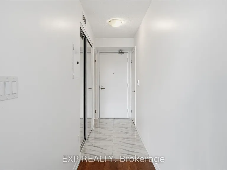 209 Fort York Blvd #667 — Photo 3