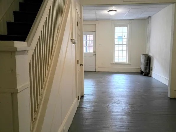 1112 W Walnut St, Coal Township, PA 17866