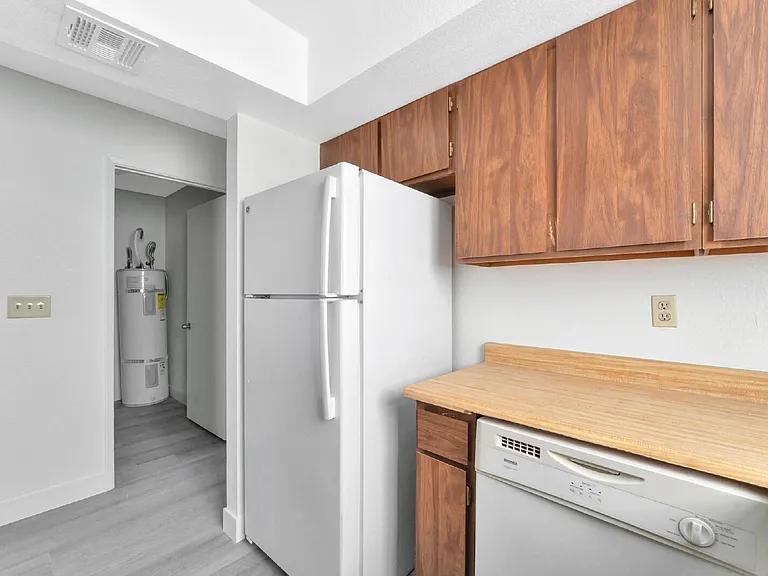 2257 Exeter Dr #D — Photo 17