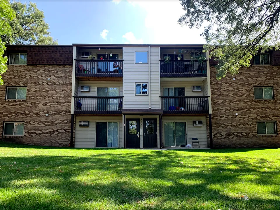 Edgewood Court Apartments LLC