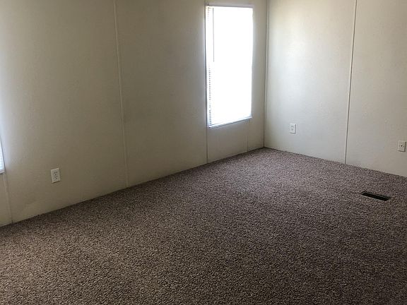 3rd image of 2414 White Oak Trhood Country
