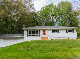 45 Hickory Ln, Cheshire, CT 06410