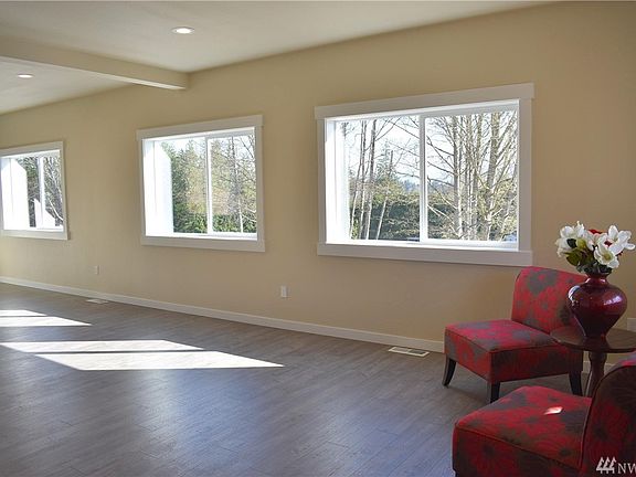 3rd image of 19420 26th Ave NW