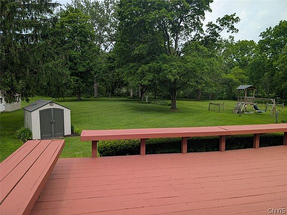 4th image of 224 Falls Blvd