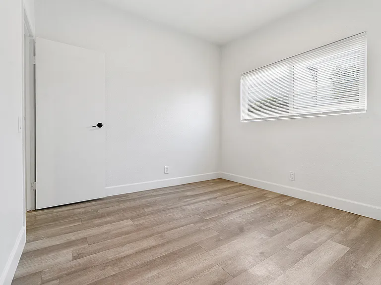 928 Florida St — Photo 18