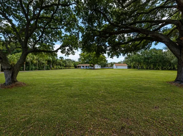 8781 N Virginia Avenue, Palm Beach Gardens, FL 33418