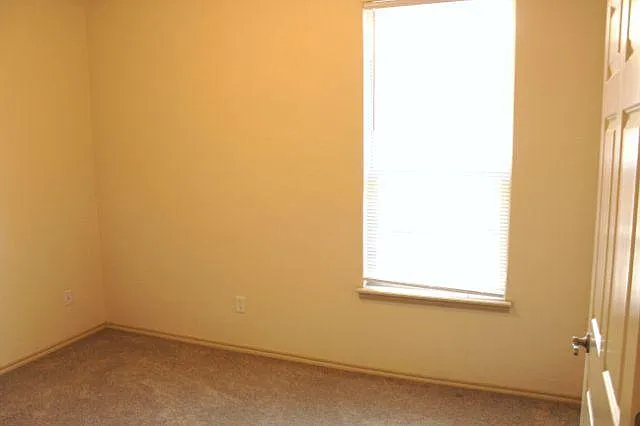 635 Sisken Ct — Photo 14