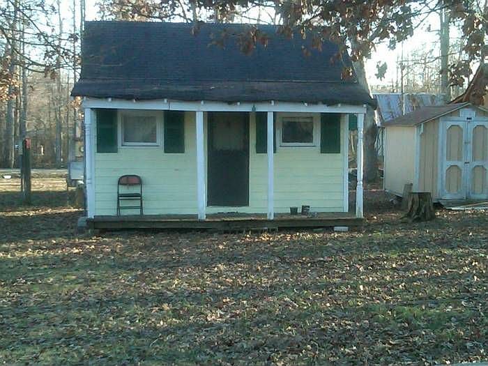 Cozy fishing cabin