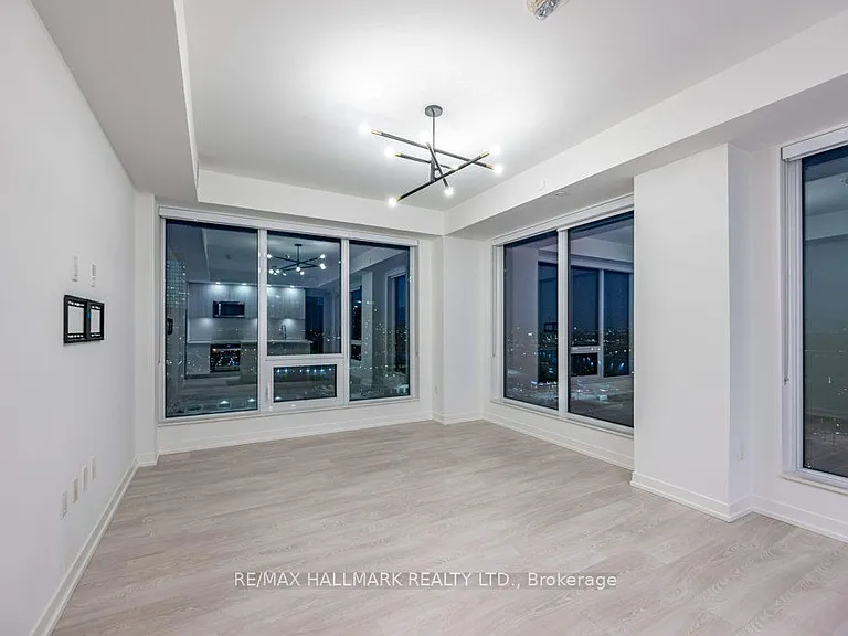 8868 Yonge St #1507E — Photo 7