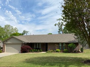 1904 E 14th Pl, Ada, OK 74820