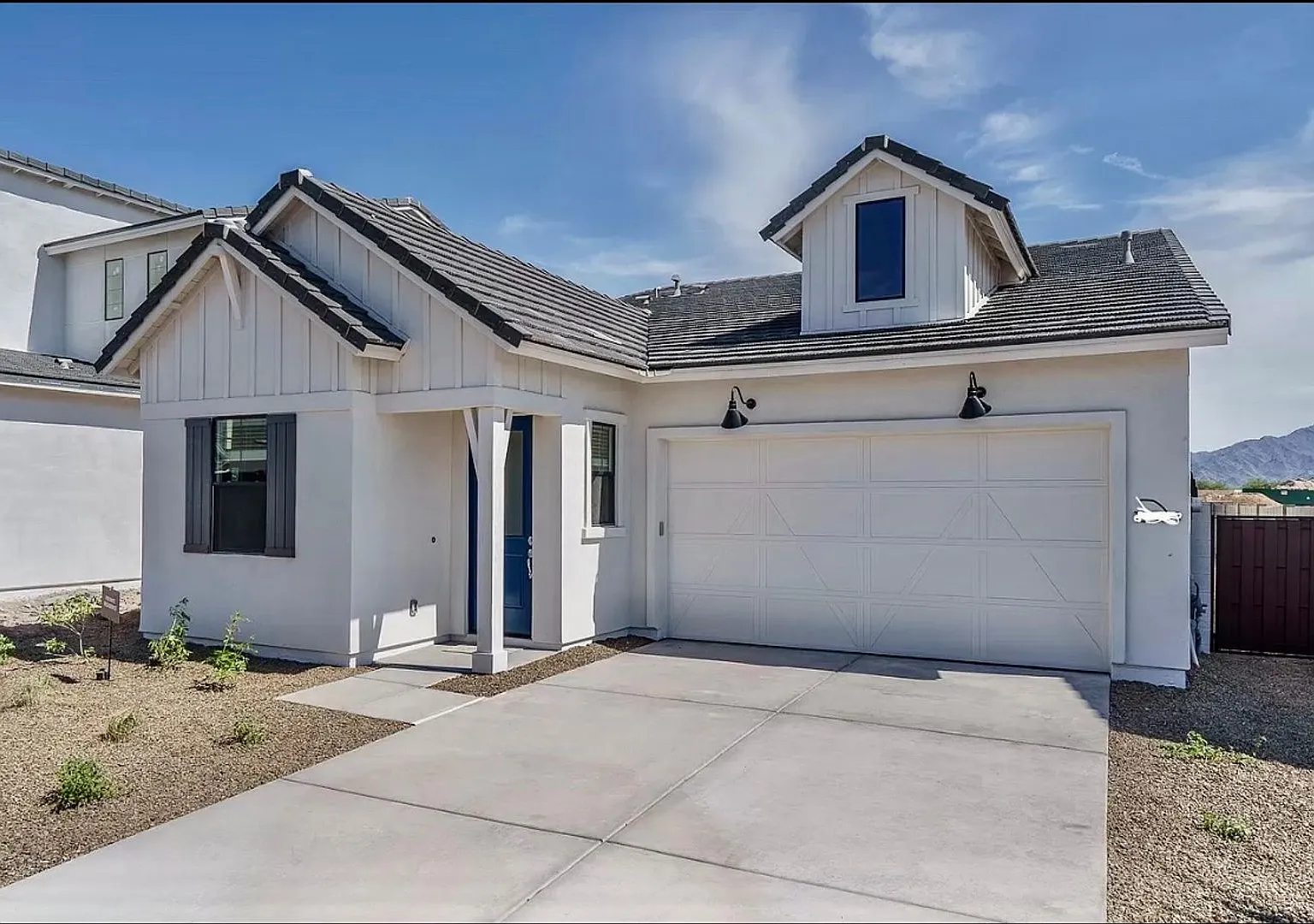 Stunning 4 Bedroom/3 Bath Single Level Home In Estrella Mountain Ranch Community! Newly Built Home! — Photo 2
