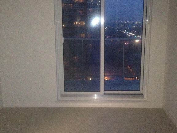 4th image of 242 Rideau St #1805