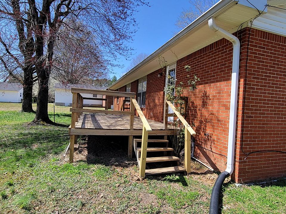 2nd image of 252 Fairview St