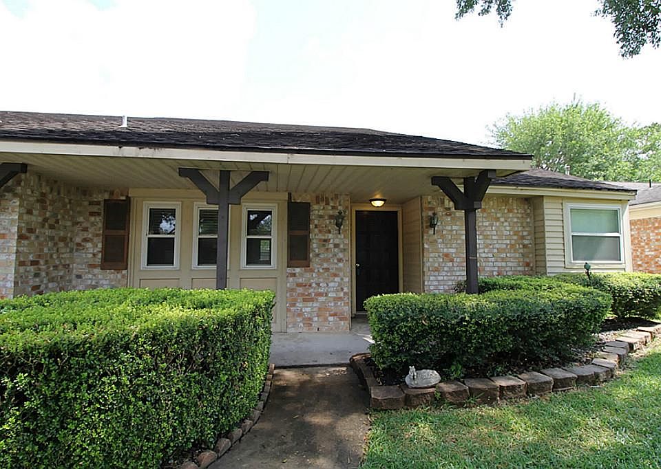 1st image of 16435 Cavendish Dr