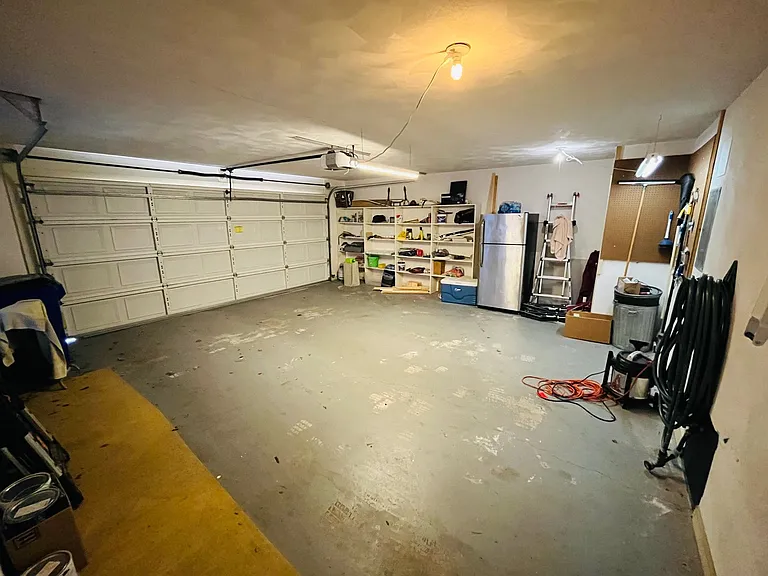 1018 Chateau Ct — Photo 11