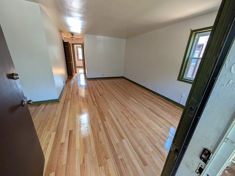 748 Westchester Blvd — Photo 2
