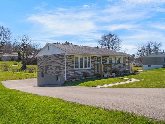 2nd image of 10 Nancy Dr