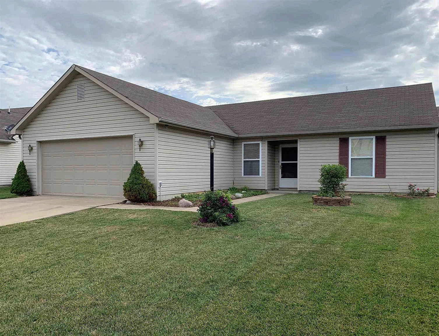 1022 Springwater Rd photo 1