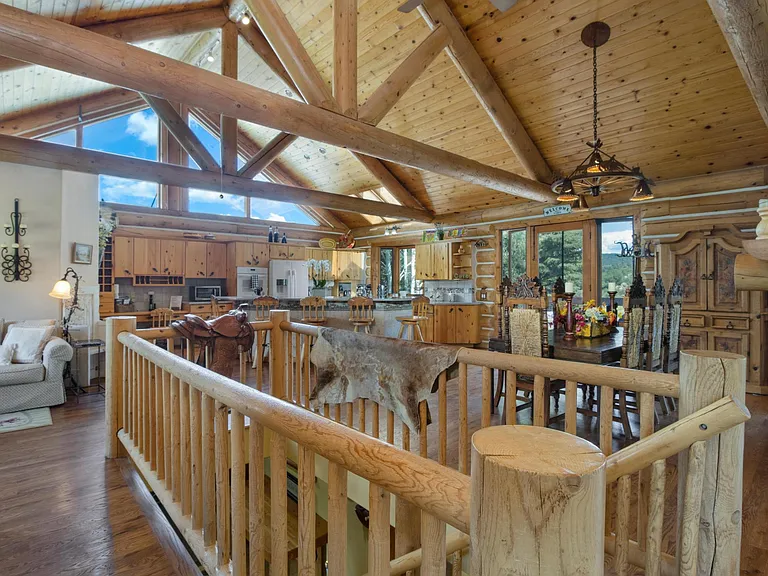 233 Home Pl — Photo 3