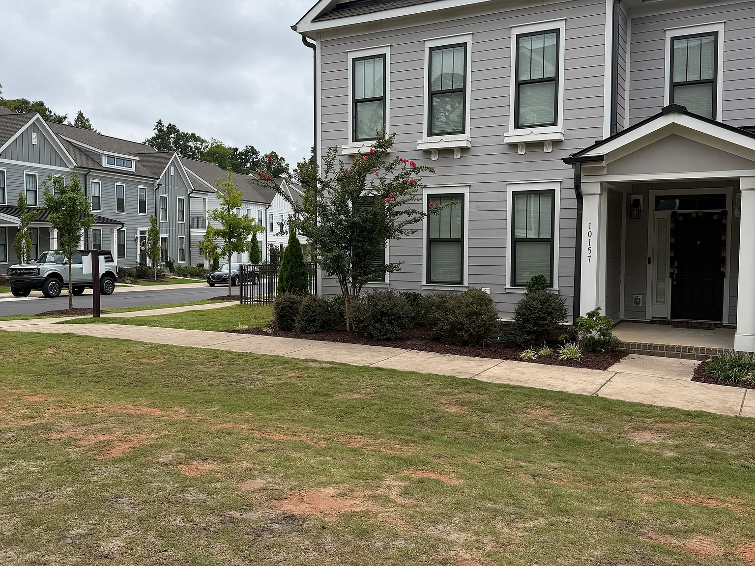 3 bed, 2.5 bath, 2112 sqft, $2,300 — Photo 4