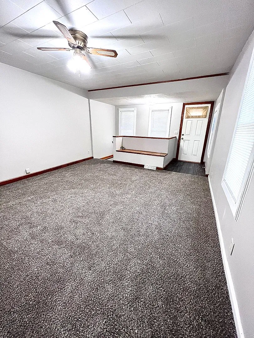 Cute South Omaha 2 bed, 1 bath beauty for only $1195.00 — Photo 2
