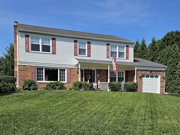 8 Timberfare Cir