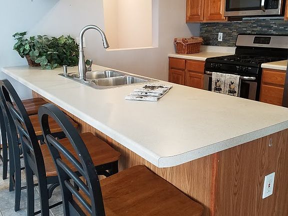 Kitchen/Breakfast Bar