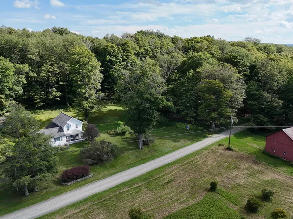 640 Old Greentown Rd, Greentown, PA 18426