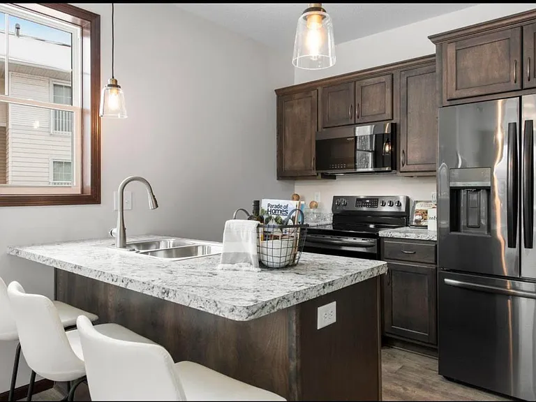 3000 Hemingway Dr — Photo 3