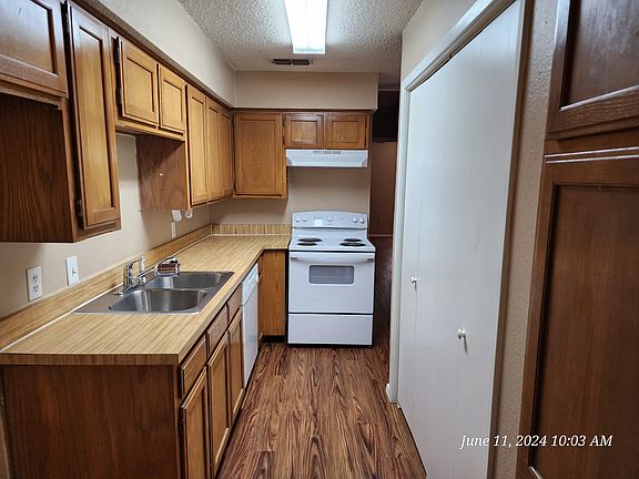 5th image of 429 SW Thomas St APT D