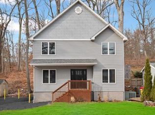 51 Reidy Pl, Hewitt, NJ 07421