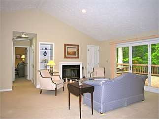 4th image of 65 Tara Woods Dr
