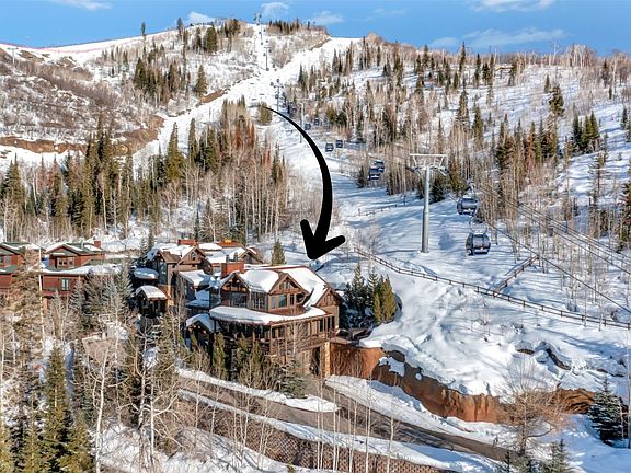 2nd image of 2542 Ski Trail Lane