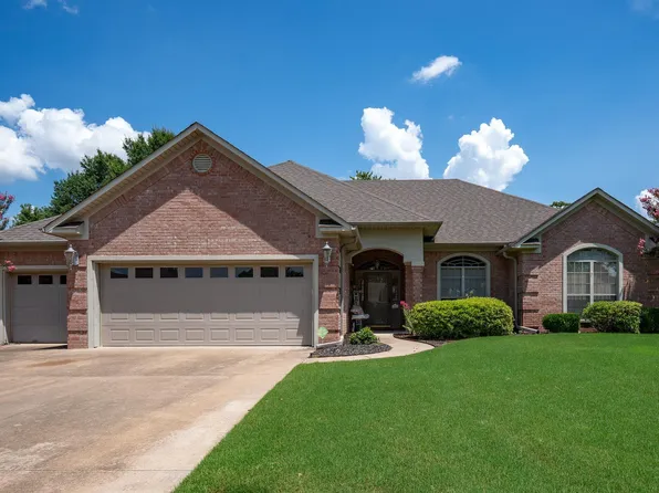 1130 Clarence Dr, Conway, AR 72034