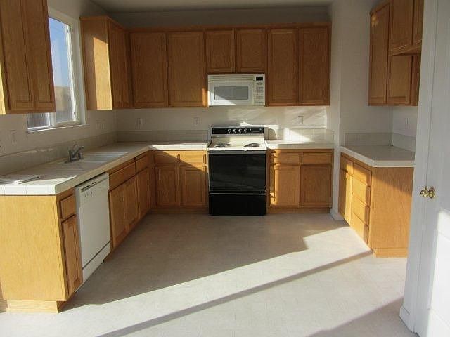 2nd image of 570 Scudero Cir