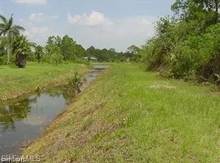 847 Geneva St, Lehigh Acres, FL 33974