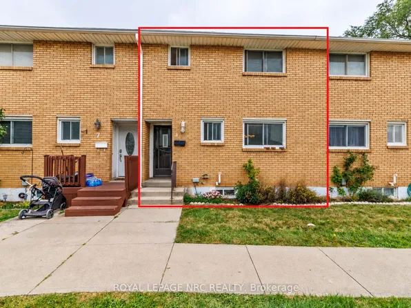 161 Berkindale Dr #8, Hamilton, ON L8E 1M6