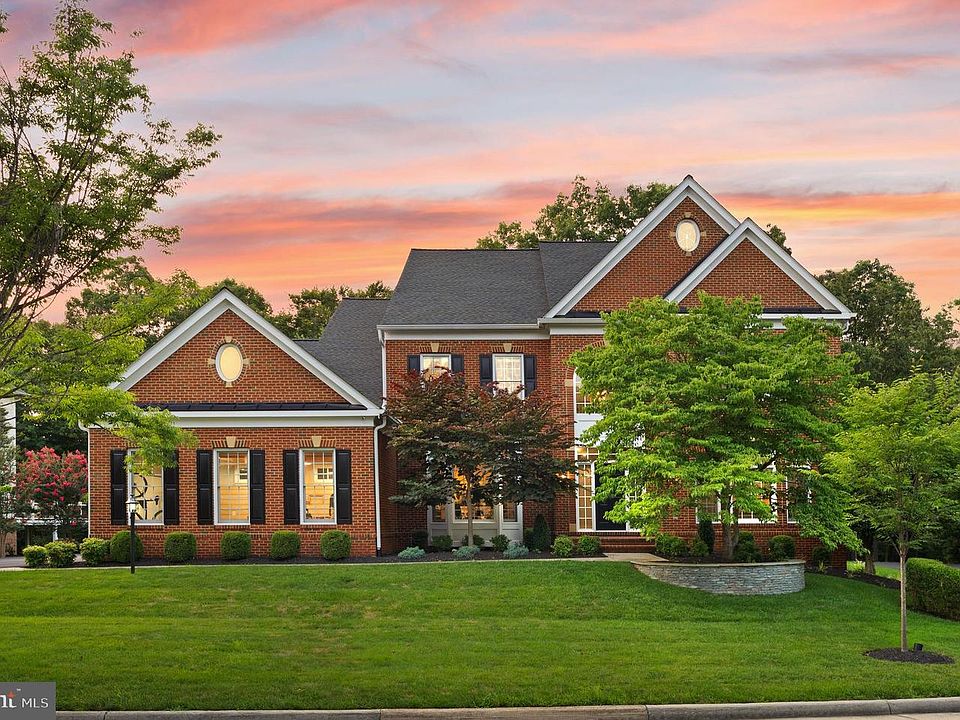 1st image of 43274 Fieldsview Ct