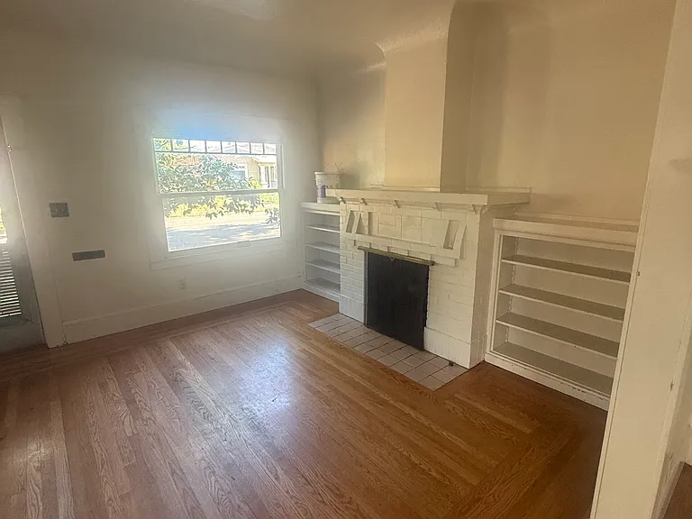 34 W Elm St — Photo 5