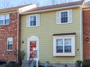 8233 Stationhouse Ct, Lorton, VA 22079