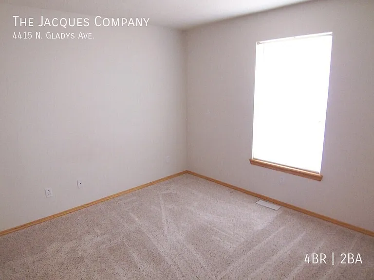 4415 N Gladys Ave — Photo 9